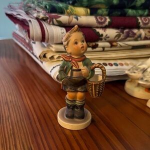 Vintage M.I. Hummel Goebel Village Boy Figurine 1964-1972